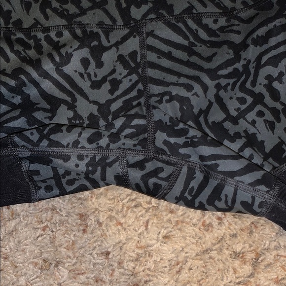 Lululemon Athletica High-Waisted Black and Gray Leggings with Mesh Panels - Picture 8 of 9